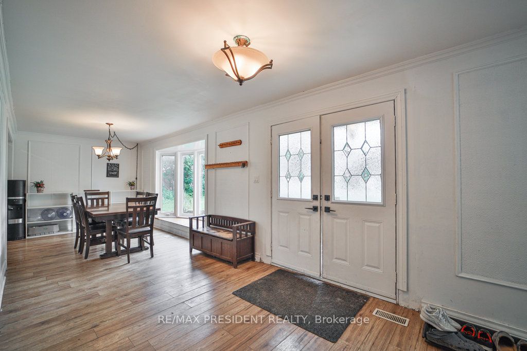 15 Leslie Frost Lane