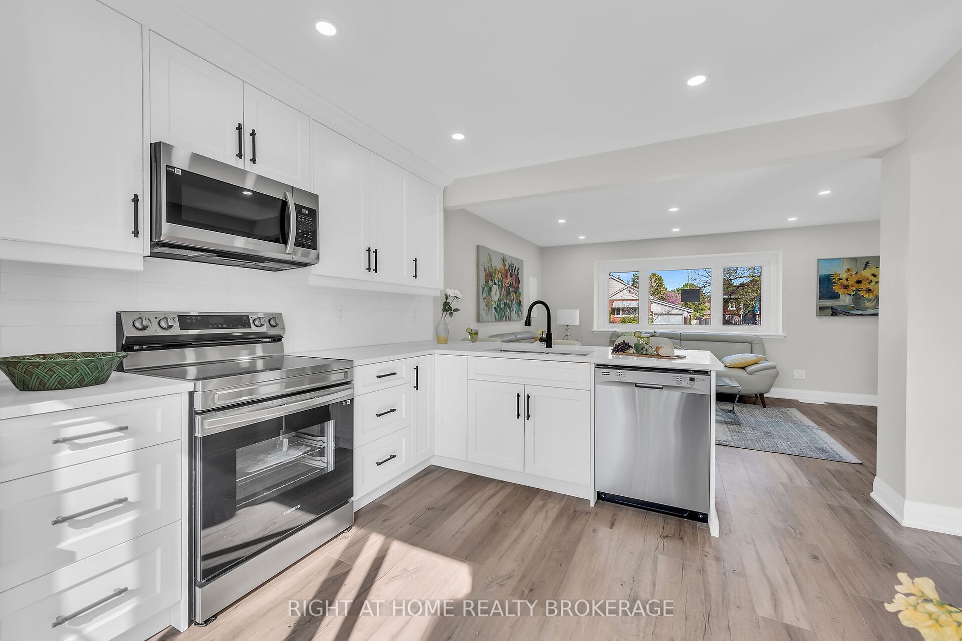 34 East 44th Street