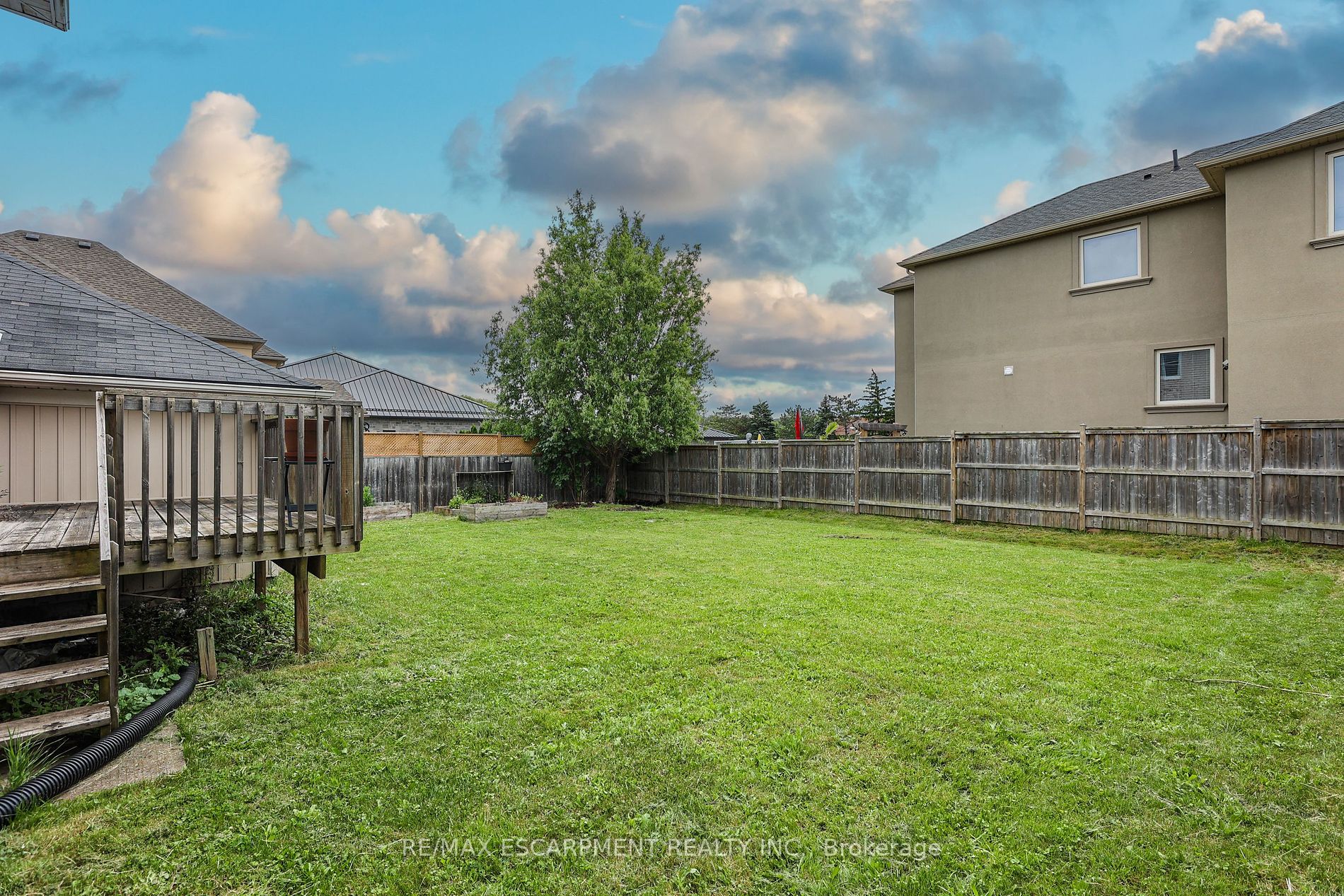 323 Queenston Road