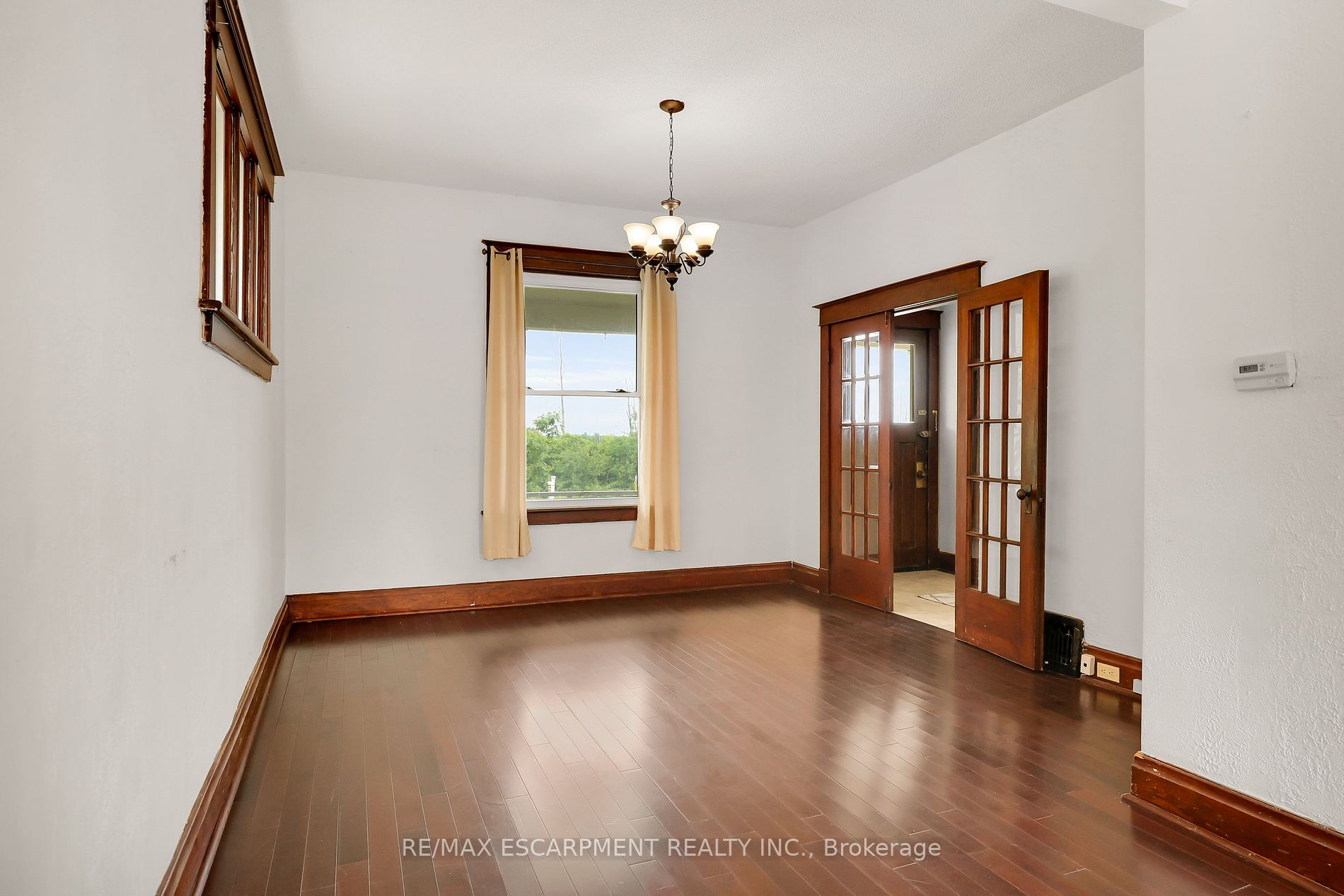 323 Queenston Road