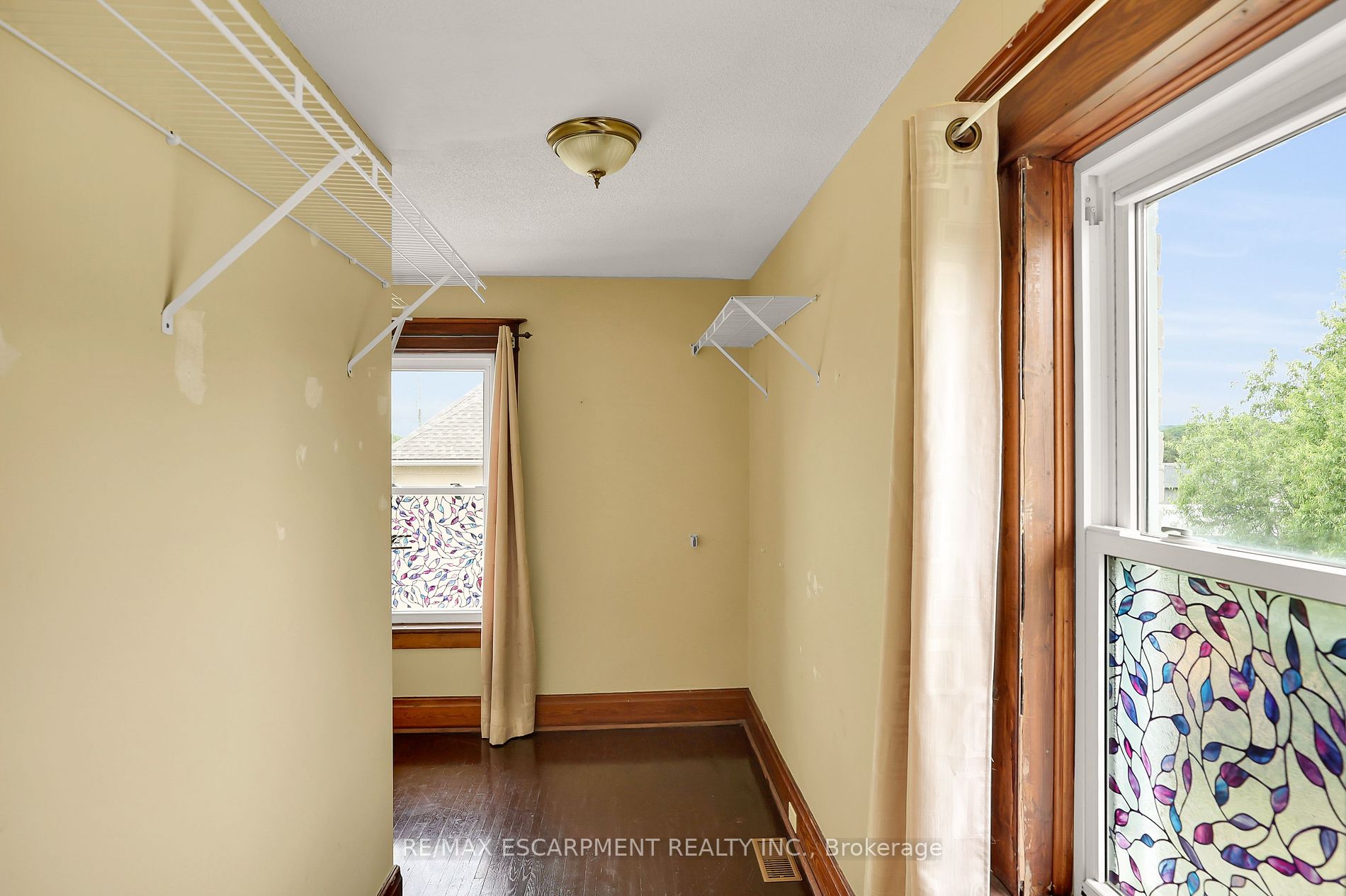 323 Queenston Road