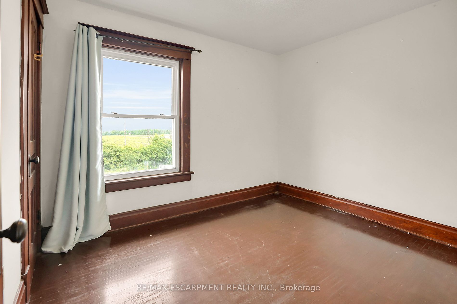 323 Queenston Road
