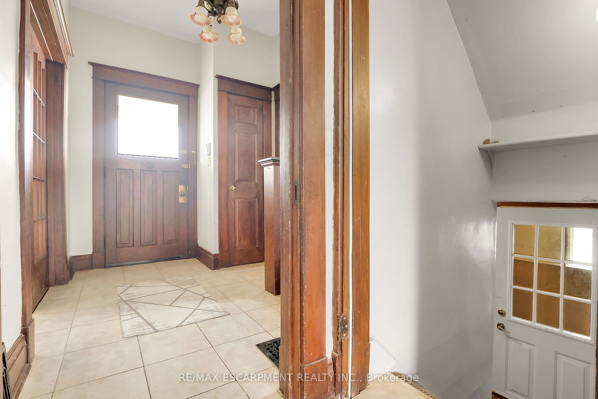 323 Queenston Road
