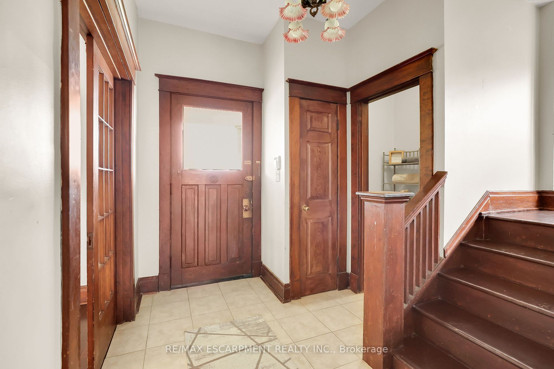 323 Queenston Road