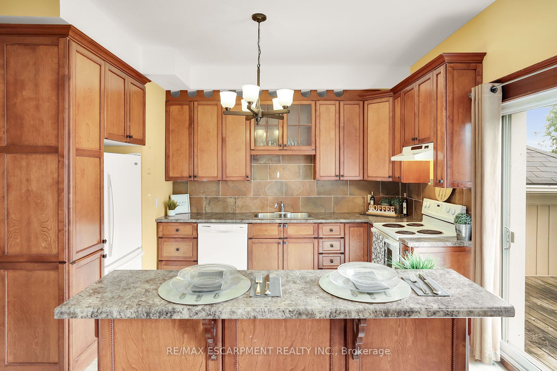 323 Queenston Road