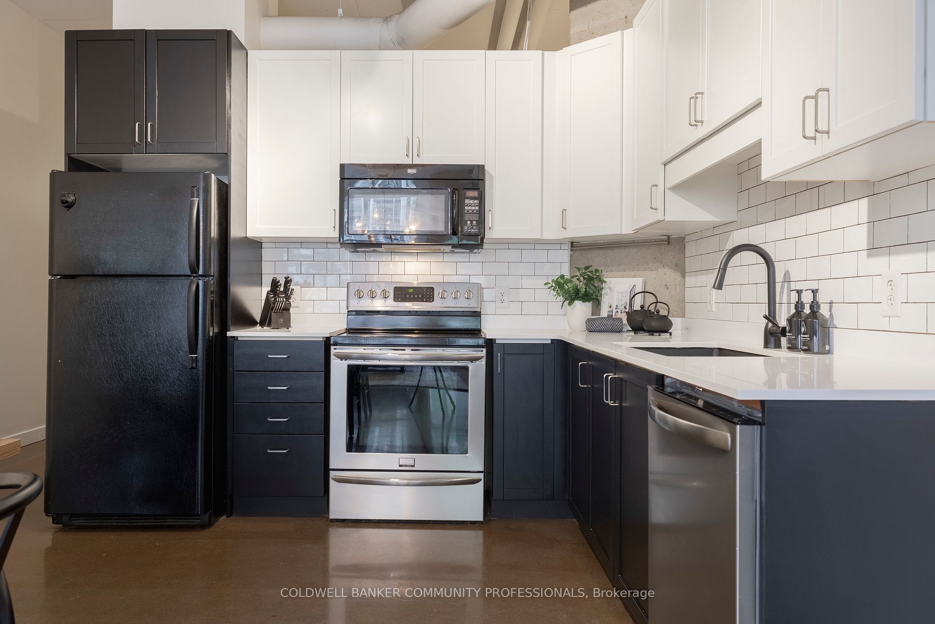 66 Bay Street S #410