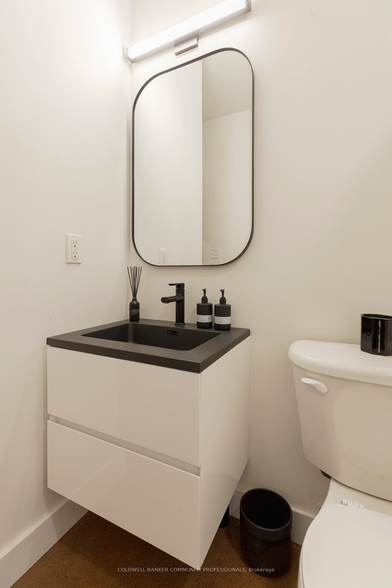 66 Bay Street S #410