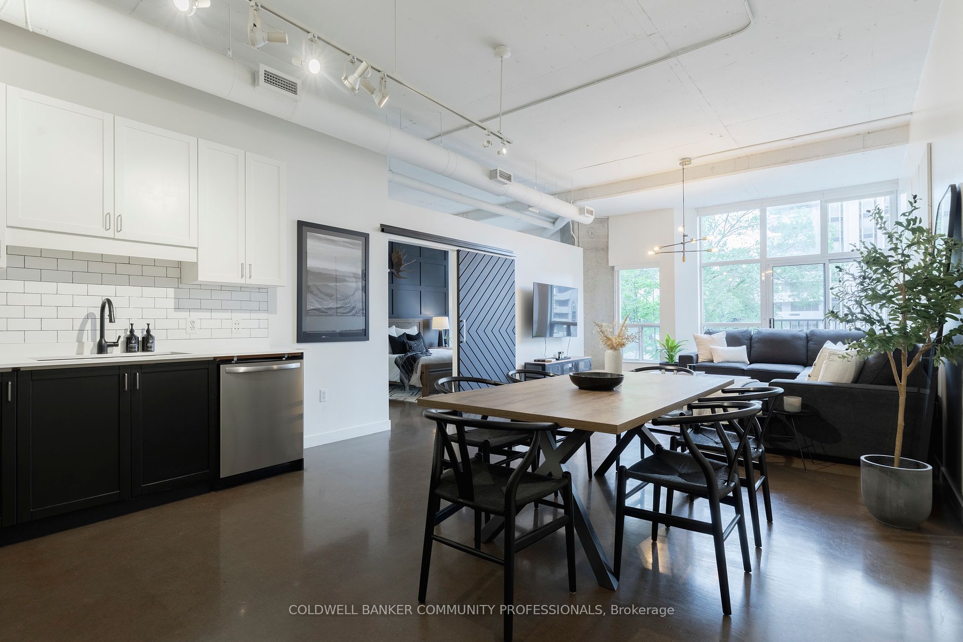 66 Bay Street S #410