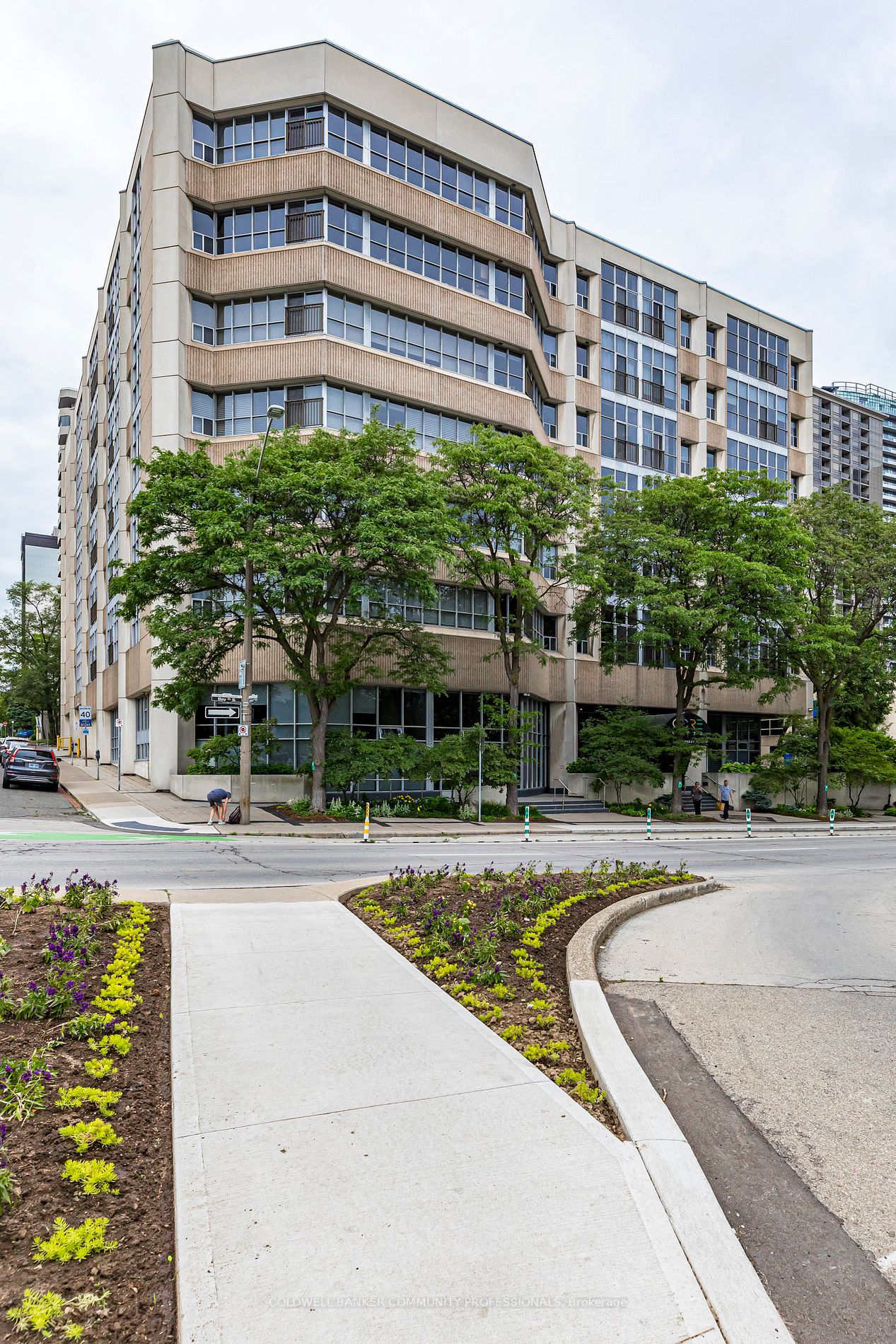 66 Bay Street S #410