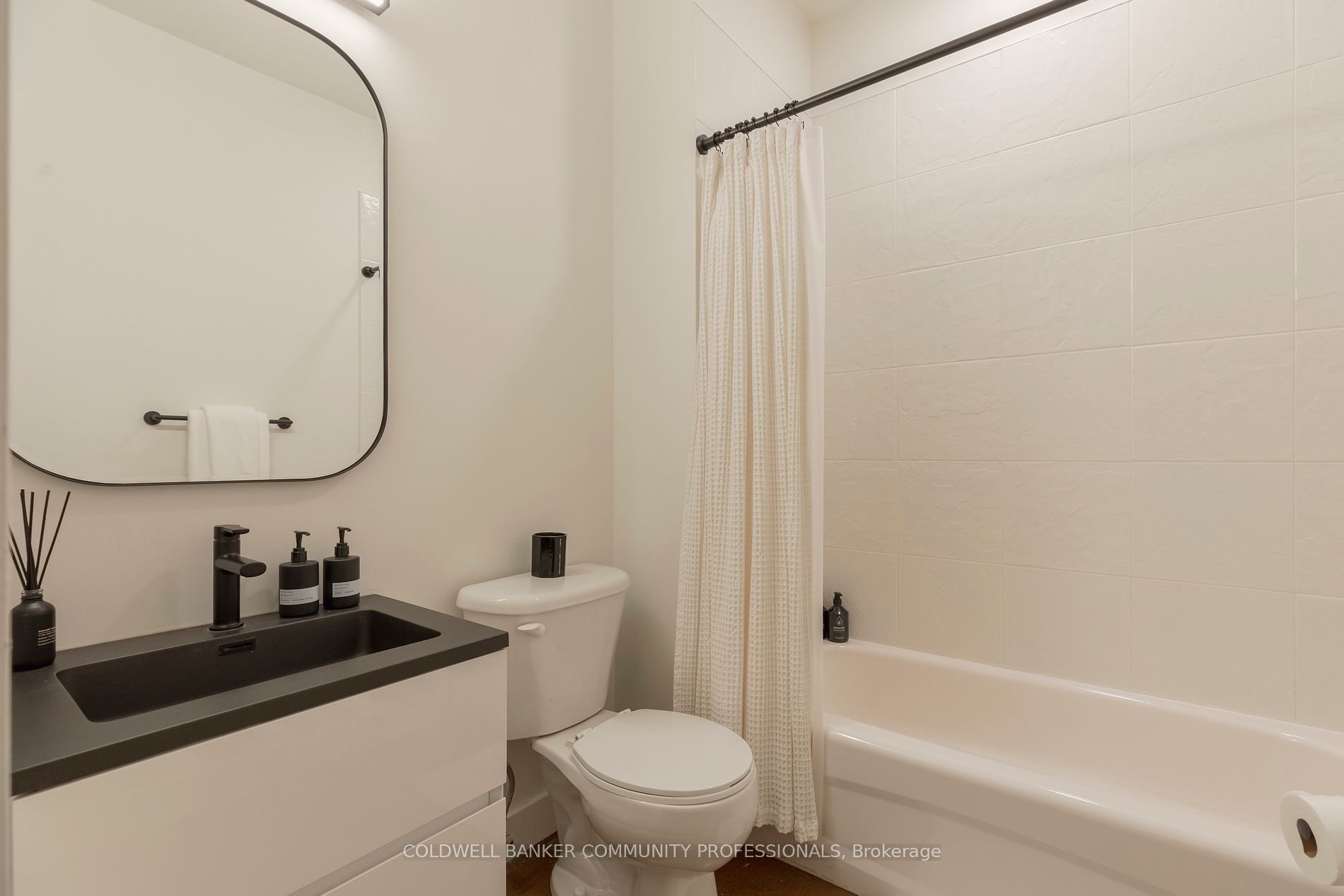 66 Bay Street S #410