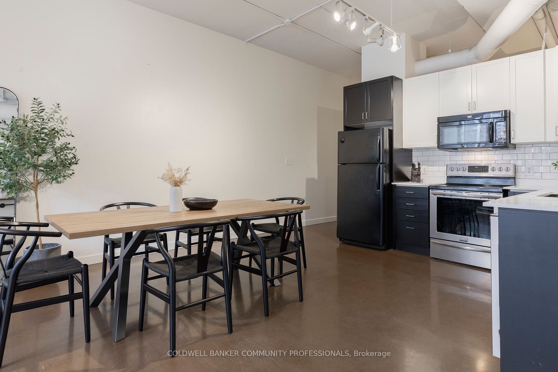 66 Bay Street S #410