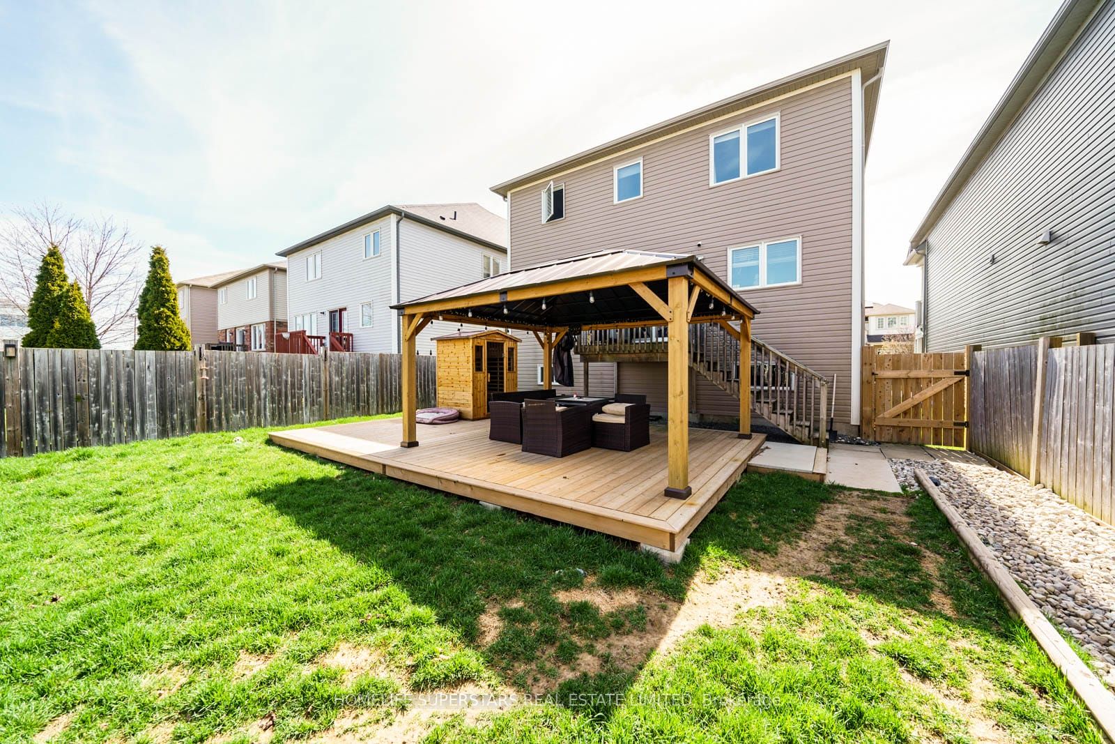 84 Lambert Crescent