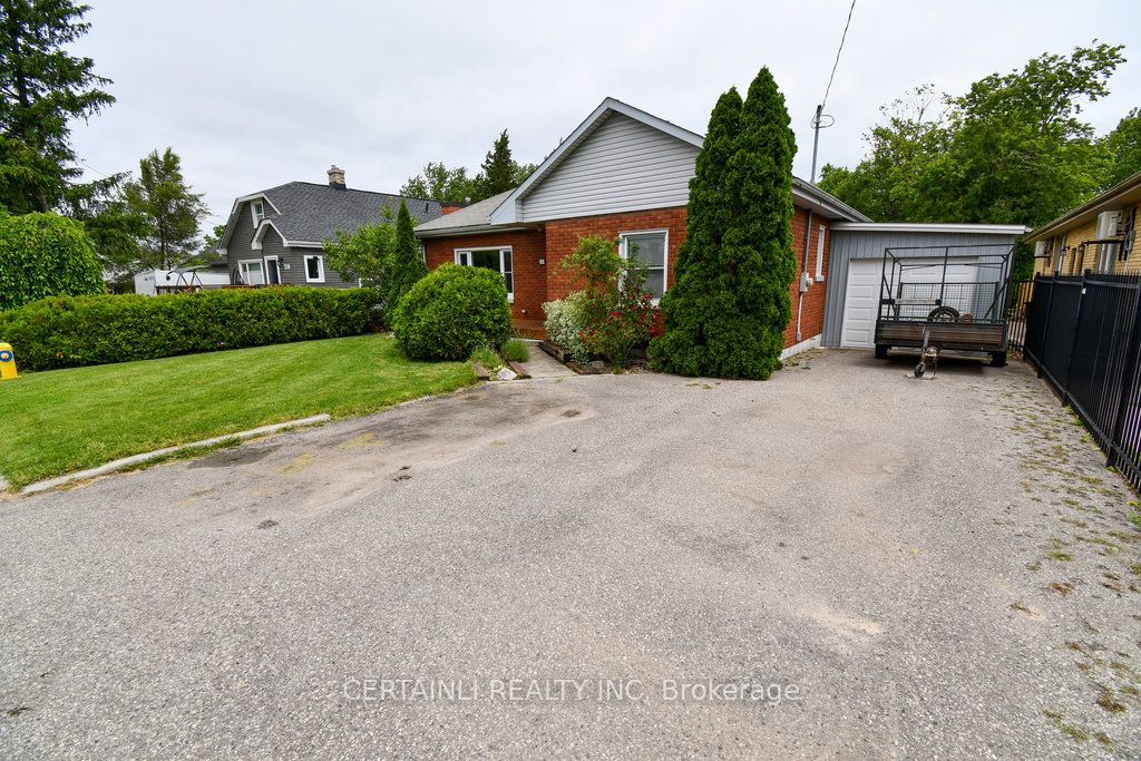 240 Greenwood Ave