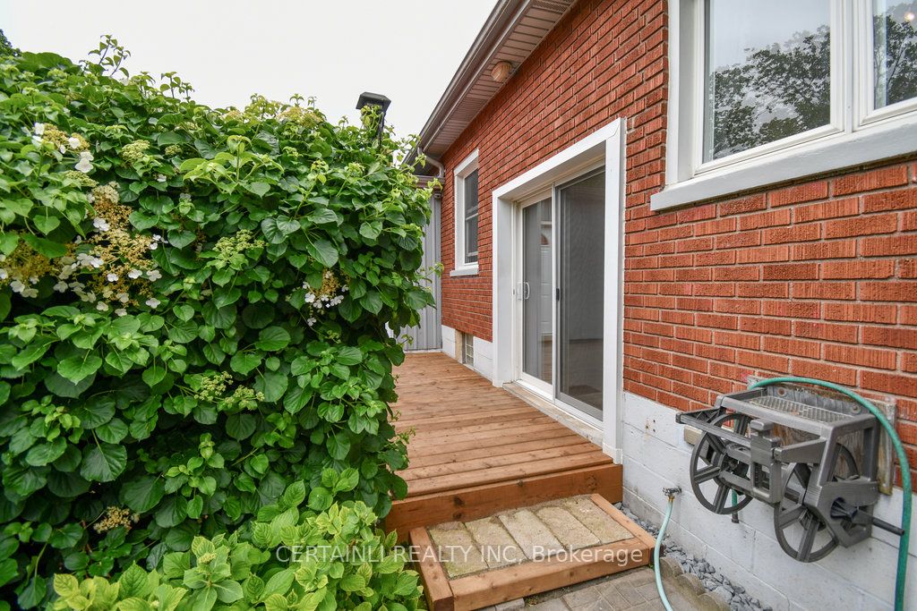 240 Greenwood Ave