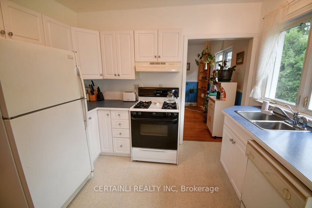 240 Greenwood Ave