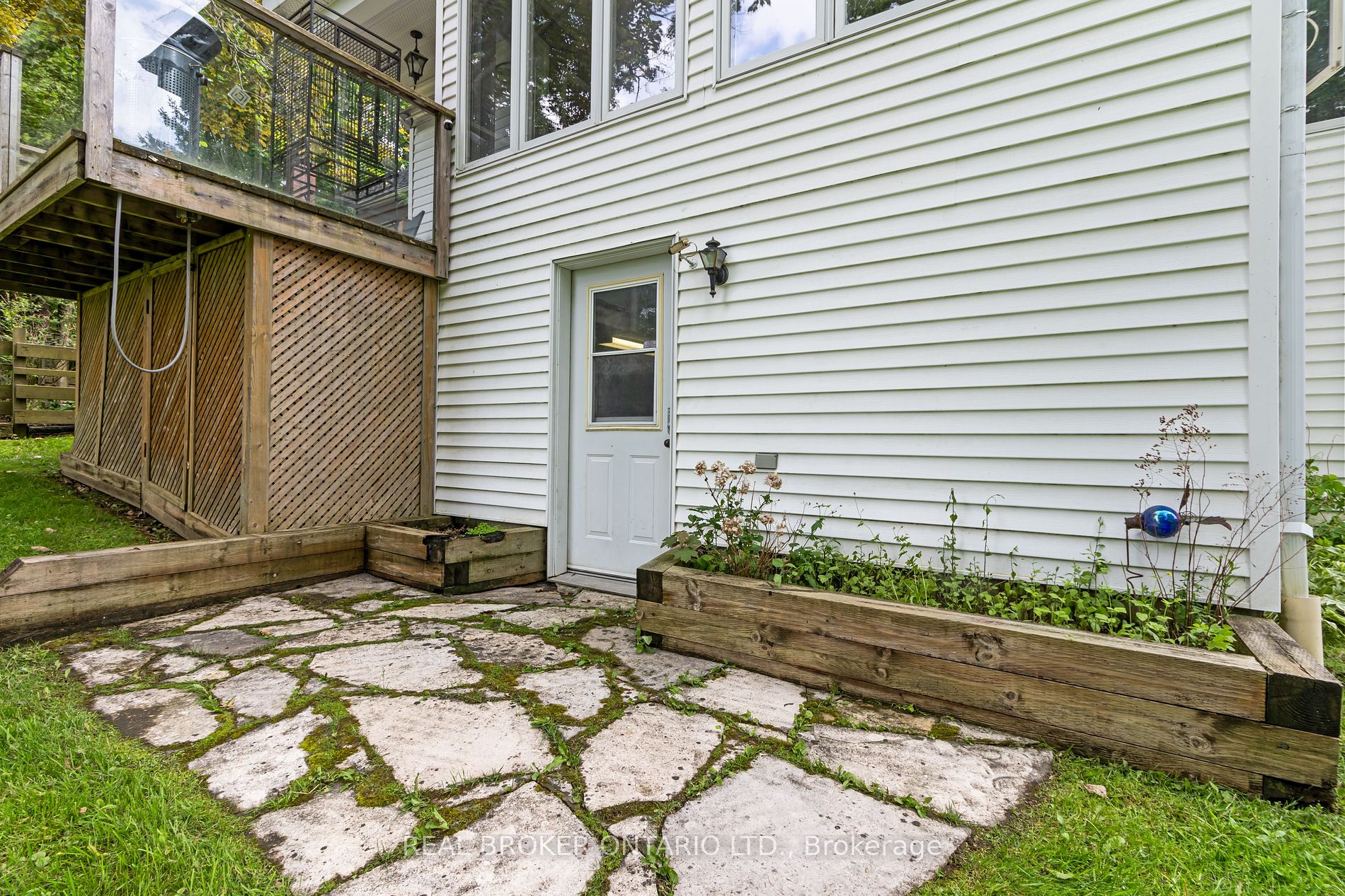 457 2nd Avenue W