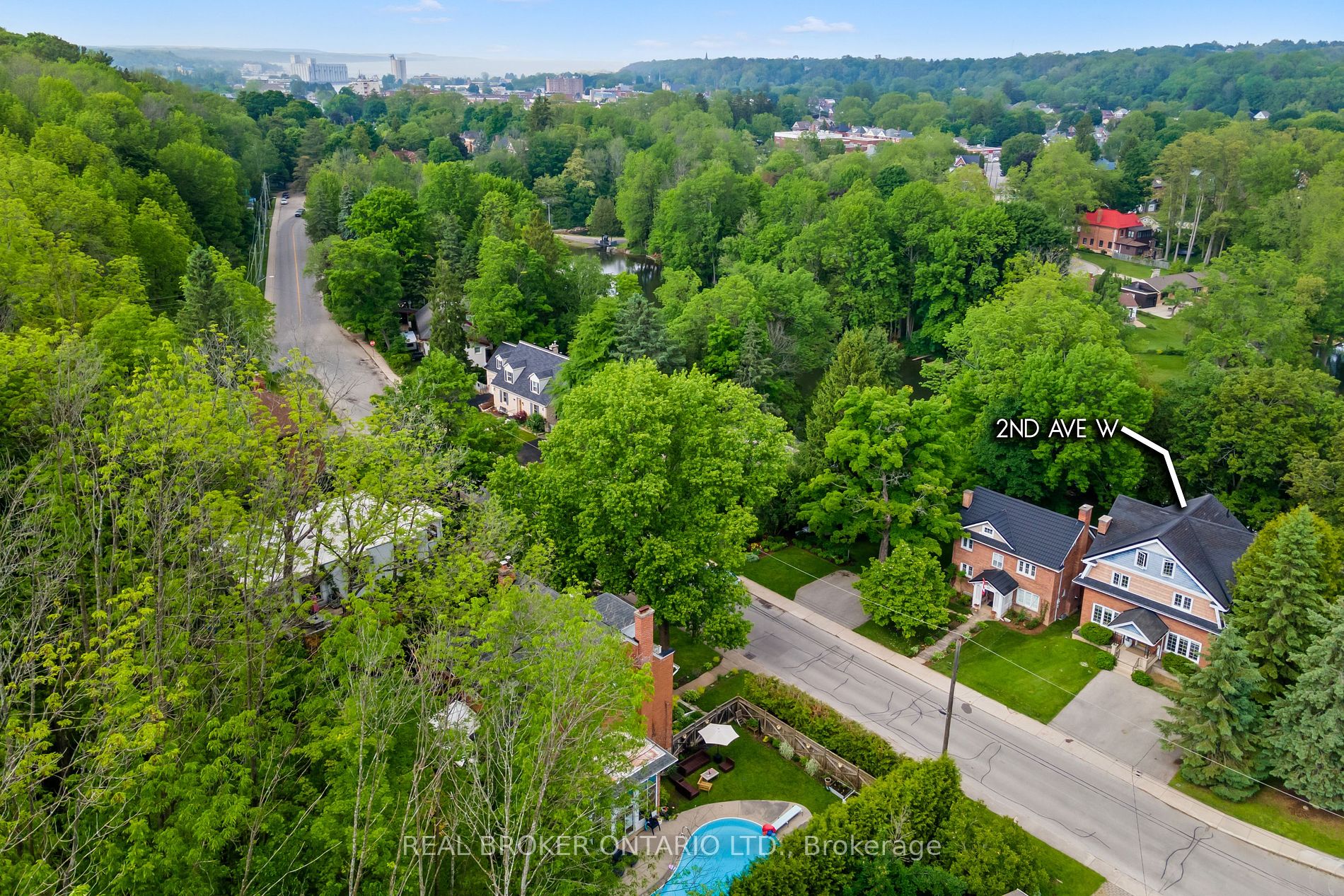457 2nd Avenue W