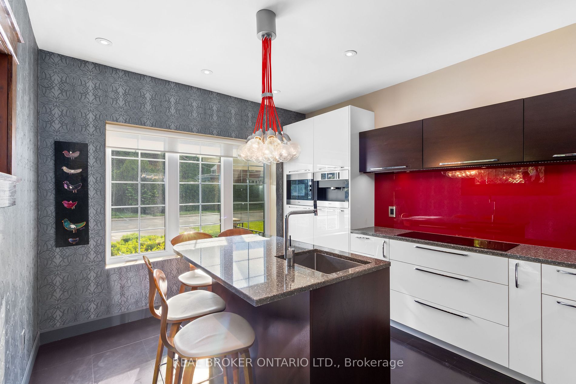 457 2nd Avenue W