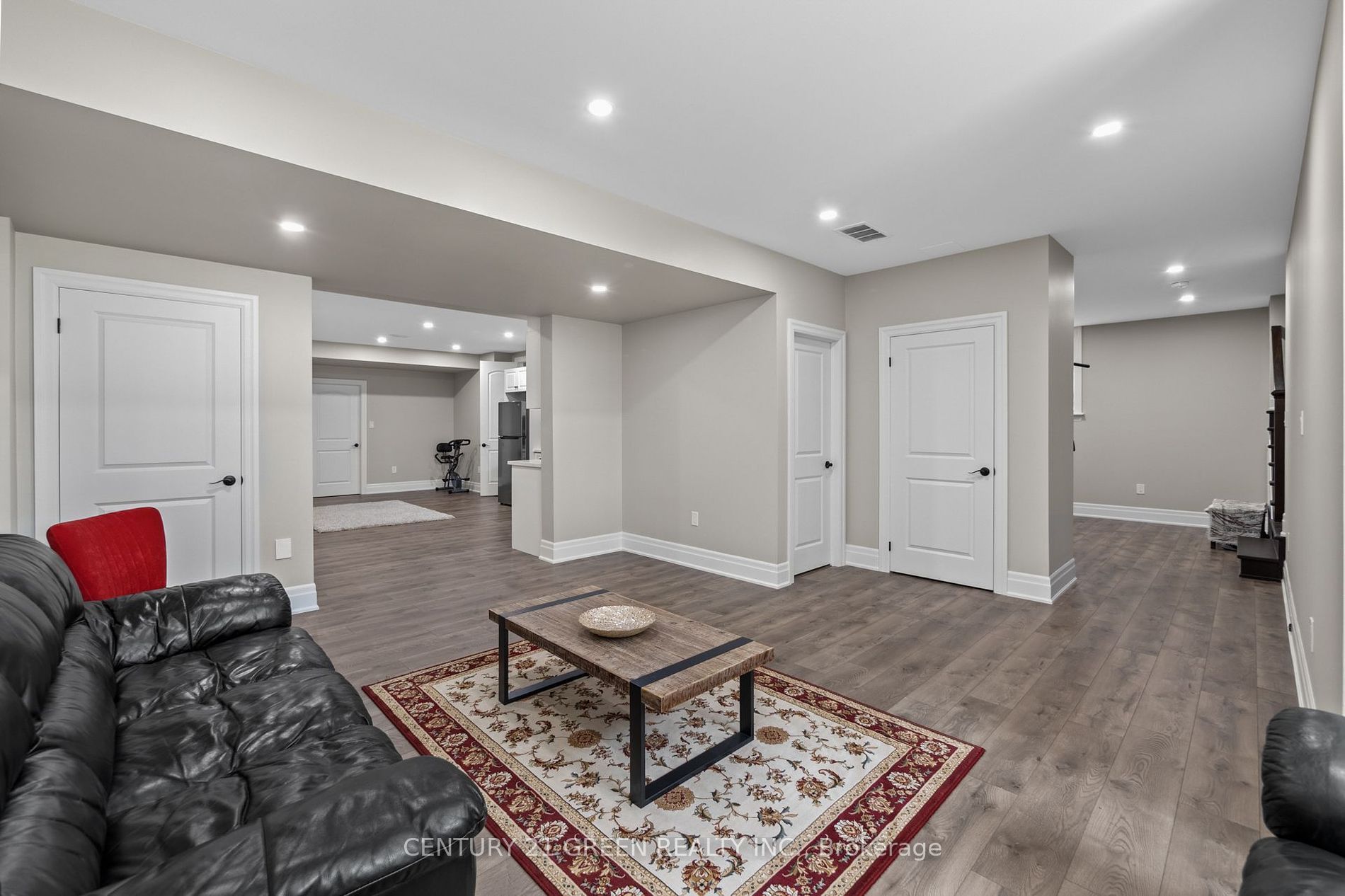 679 Hiawatha Blvd