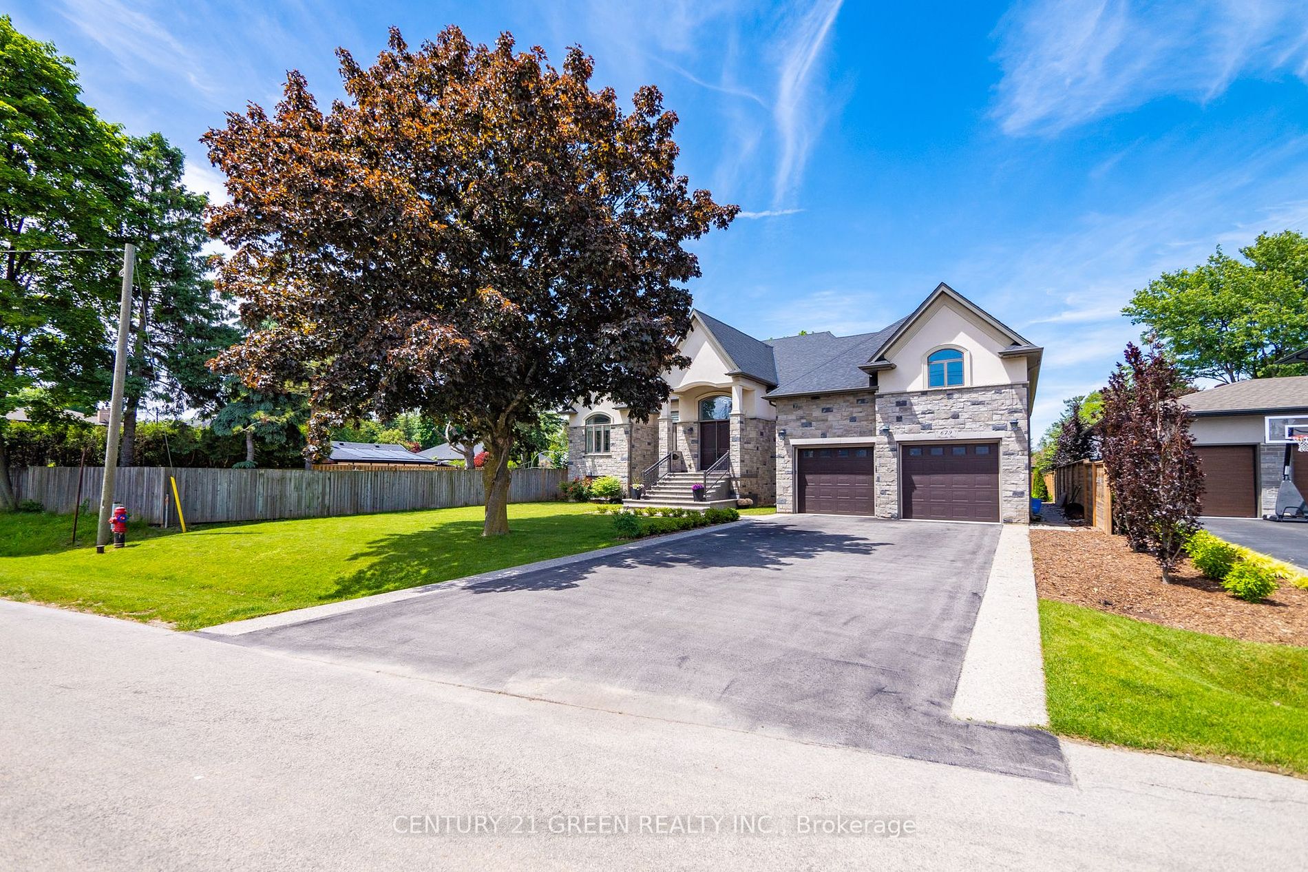 679 Hiawatha Blvd