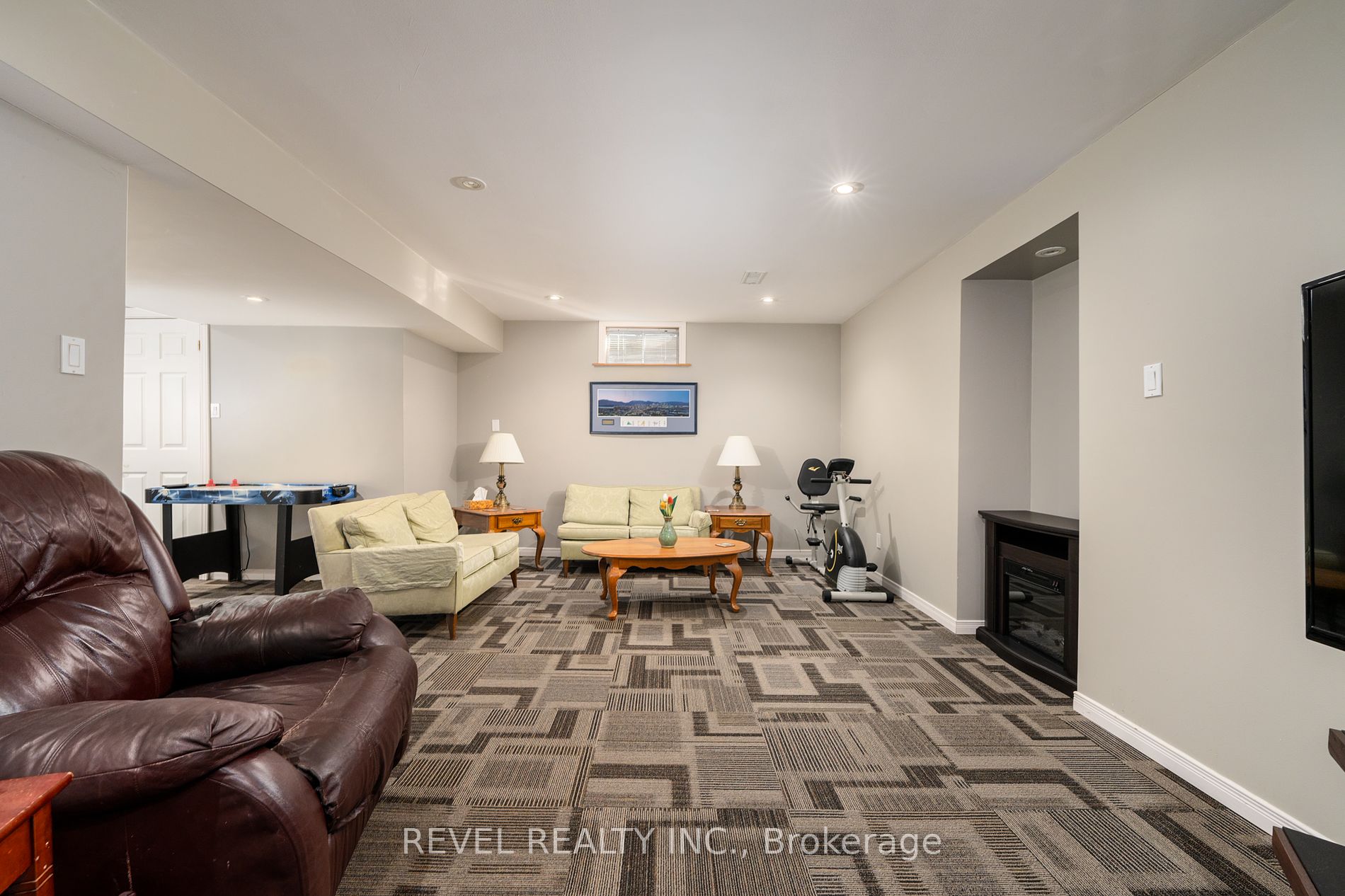 3412 Vinehaven Trail