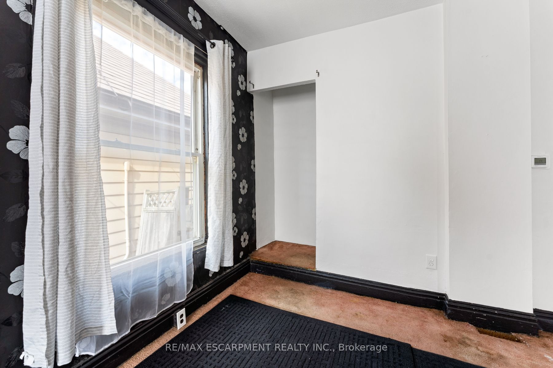12 East 25th St