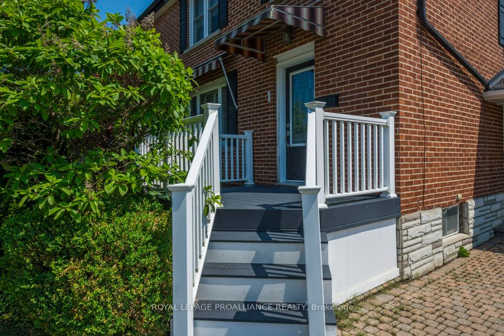 1 Clarke Boulevard