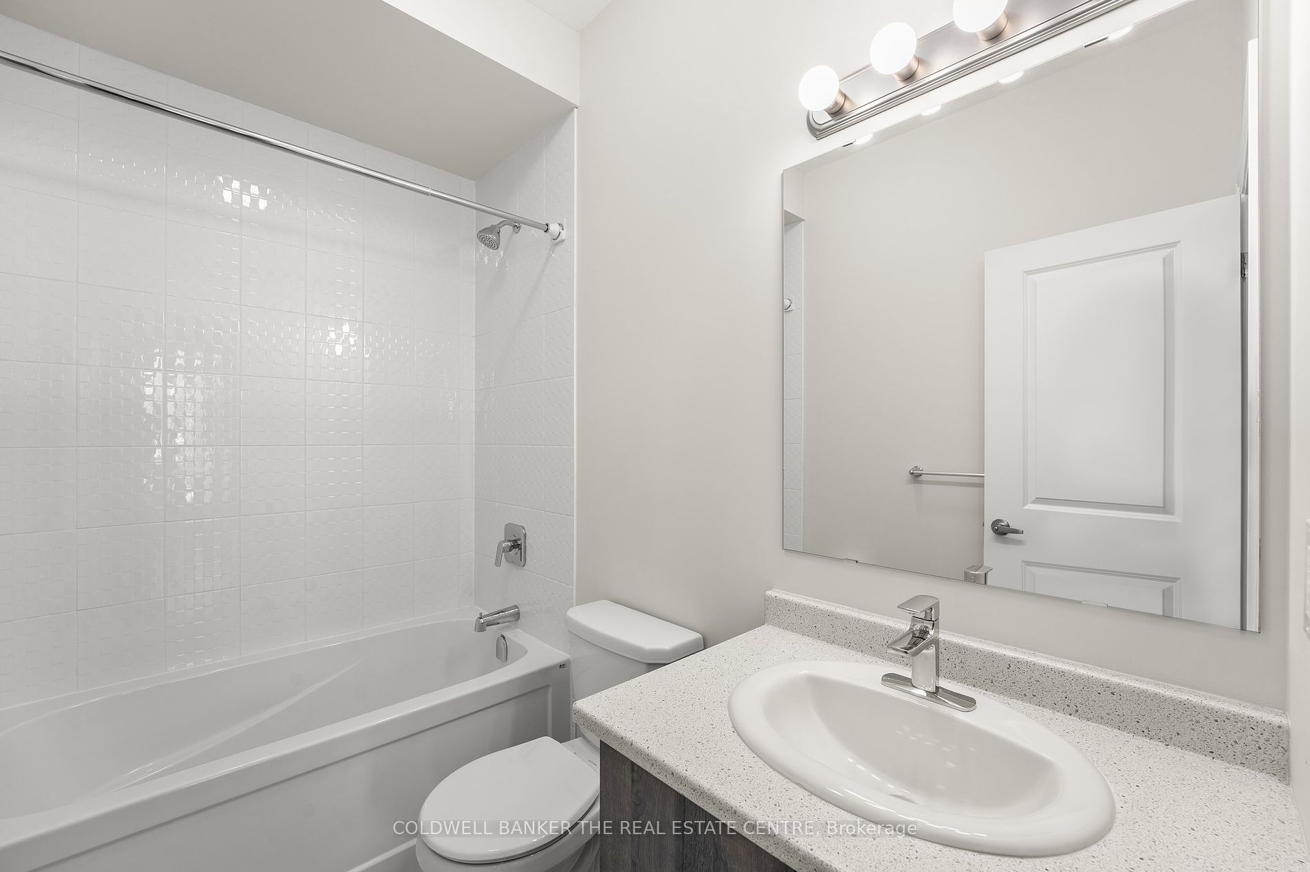 17 Lakewood Crescent #19