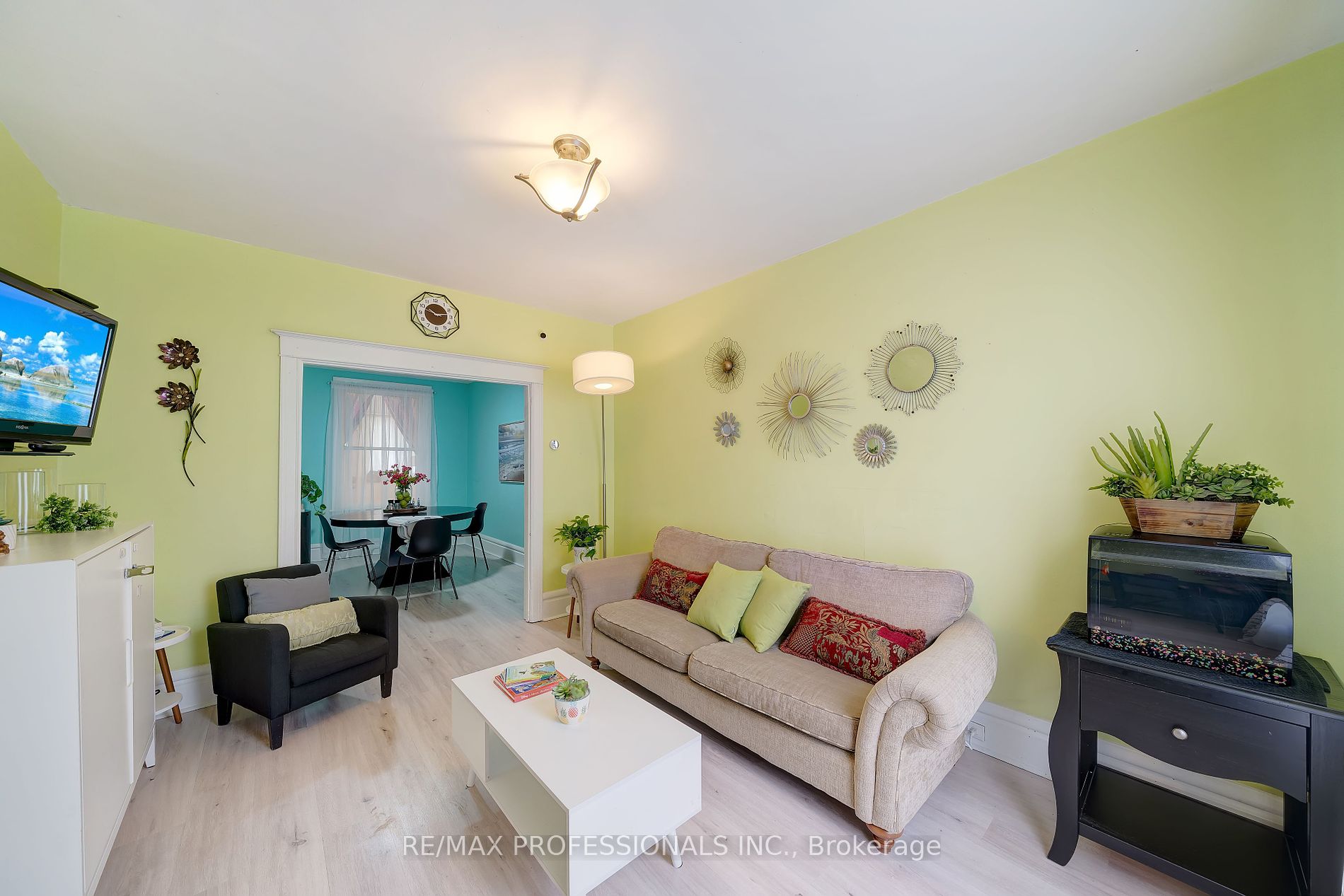 22 Delaware Ave