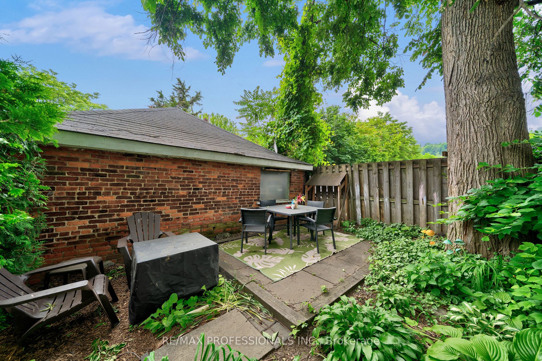 22 Delaware Ave