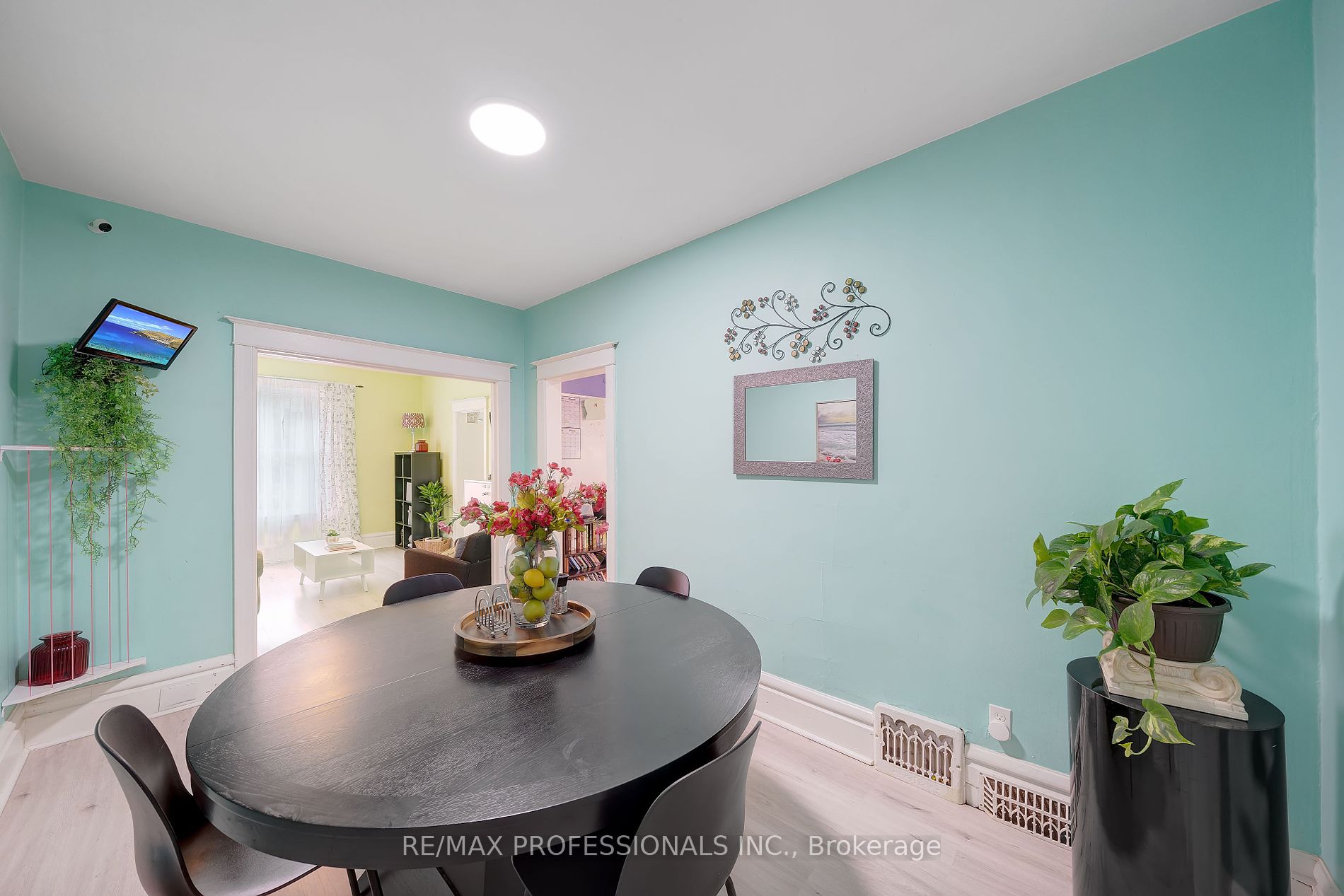 22 Delaware Ave