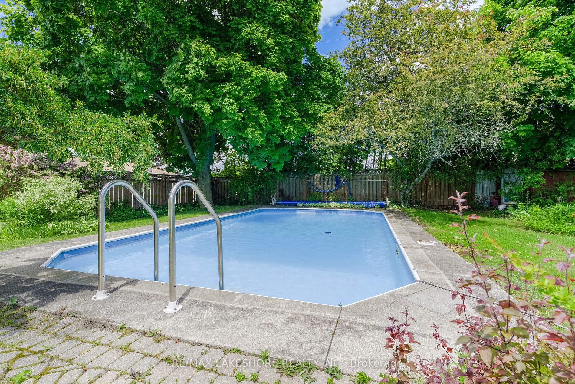 48 Coverdale Ave