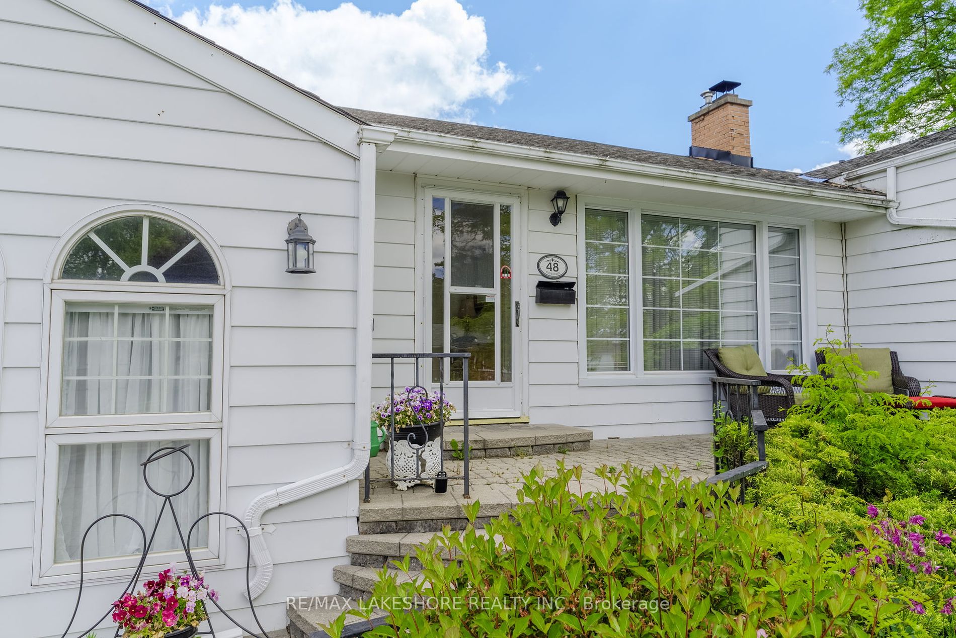 48 Coverdale Ave