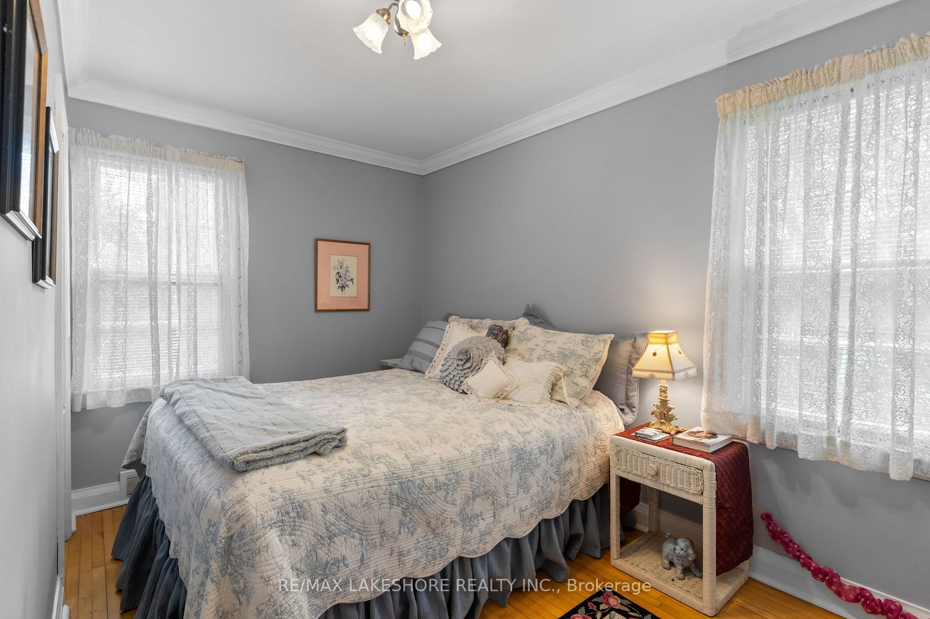 48 Coverdale Ave