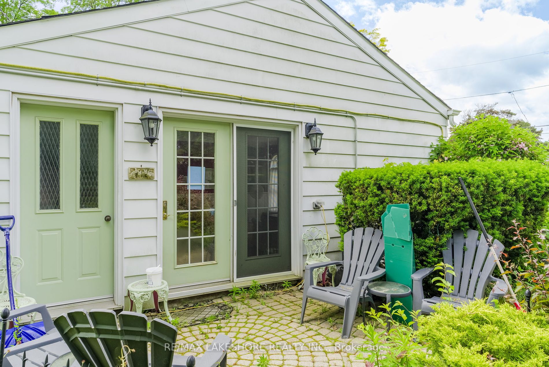 48 Coverdale Ave