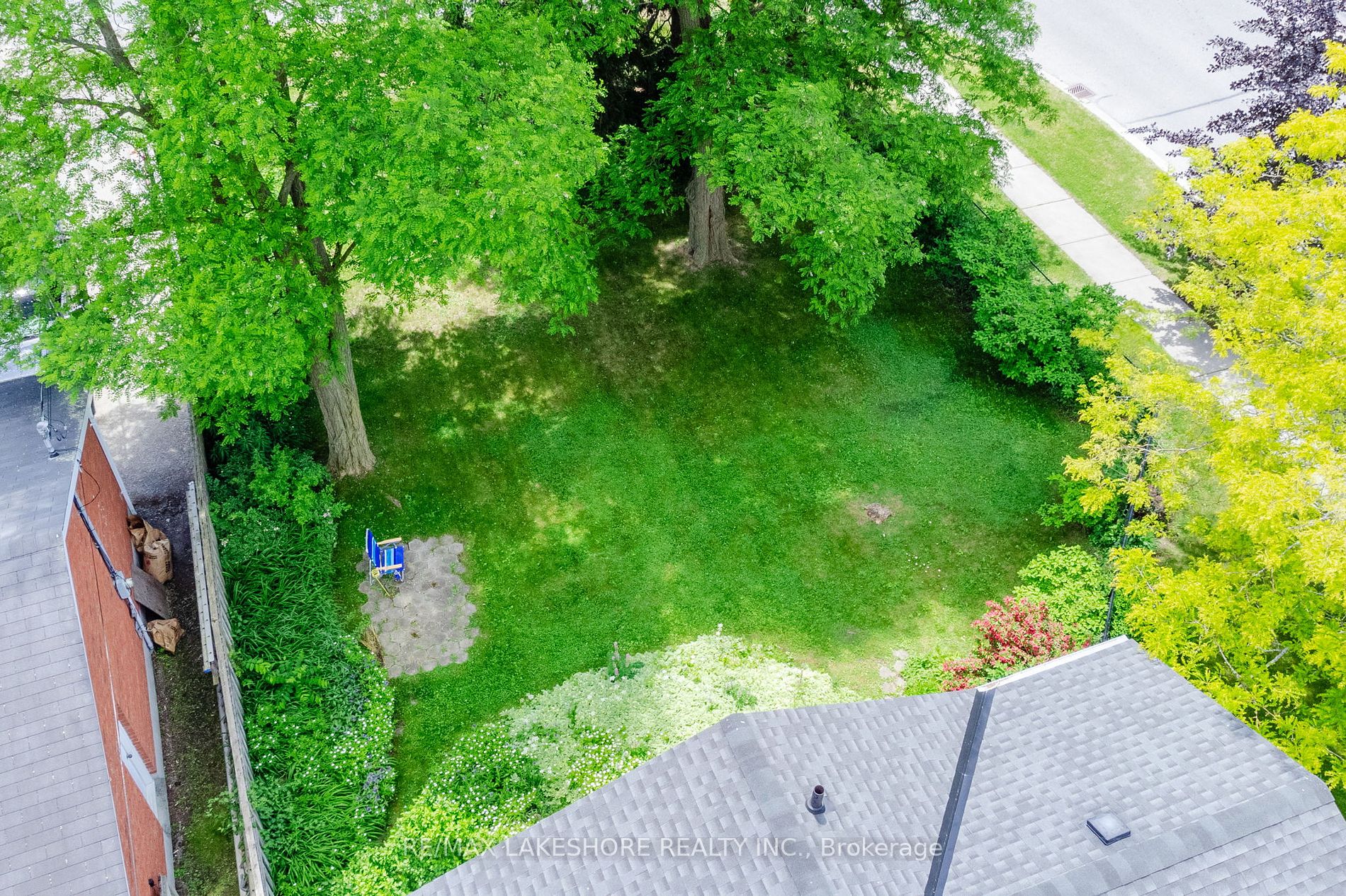 48 Coverdale Ave