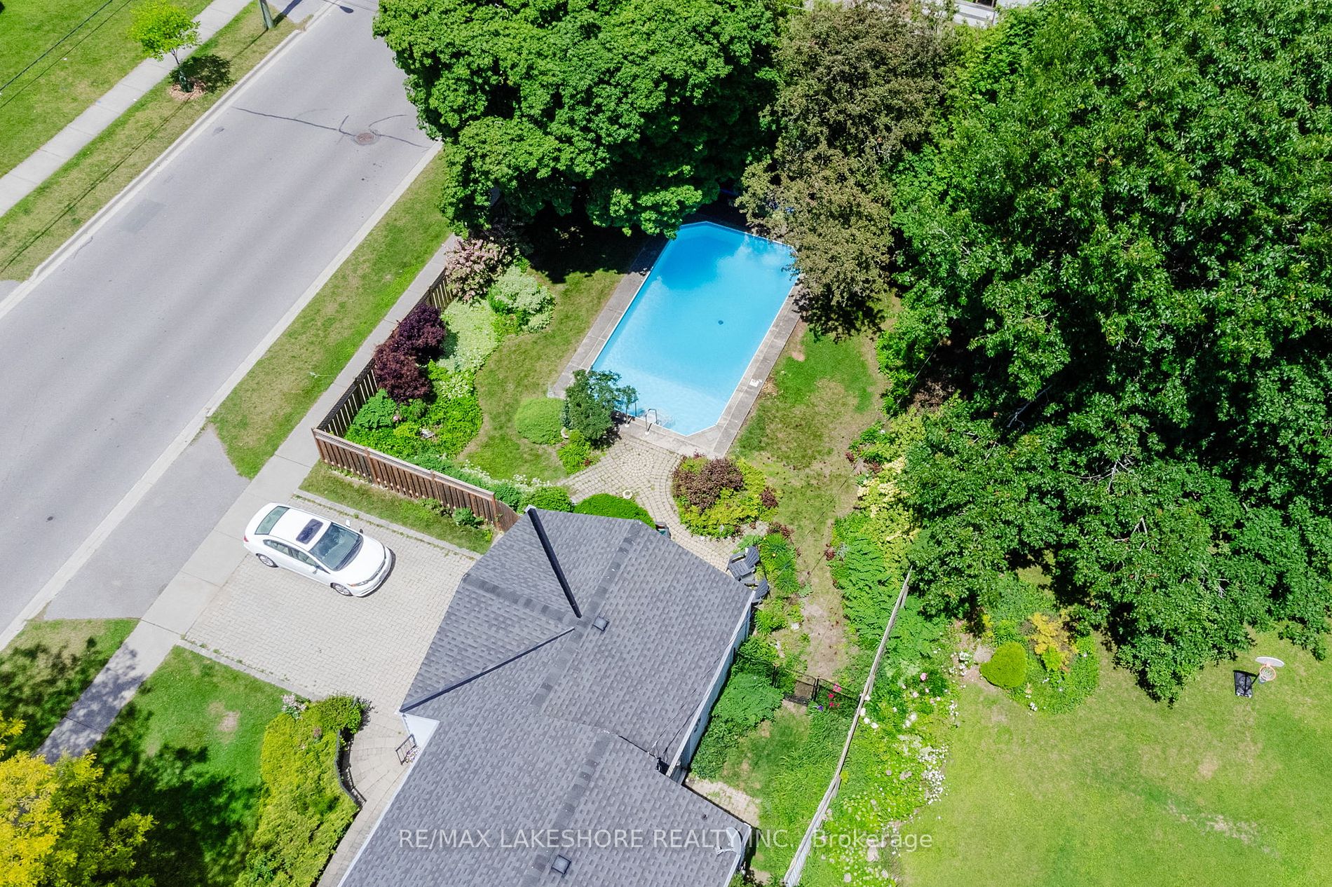 48 Coverdale Ave