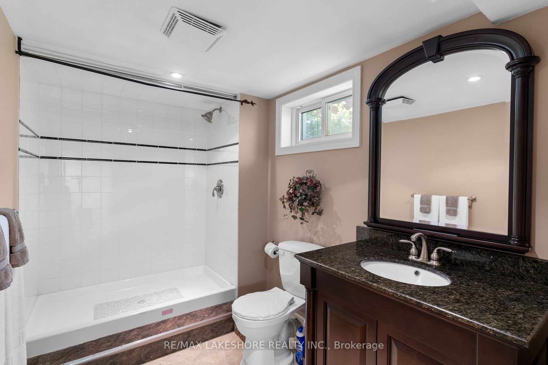 48 Coverdale Ave