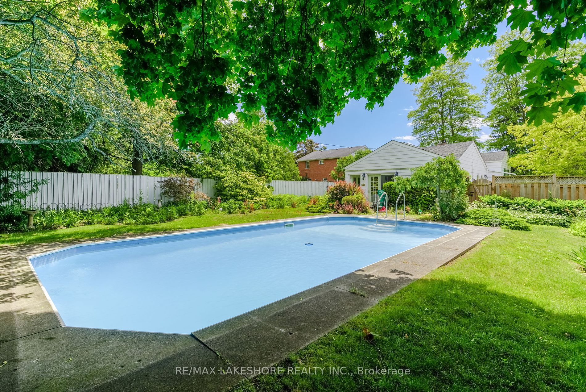 48 Coverdale Ave