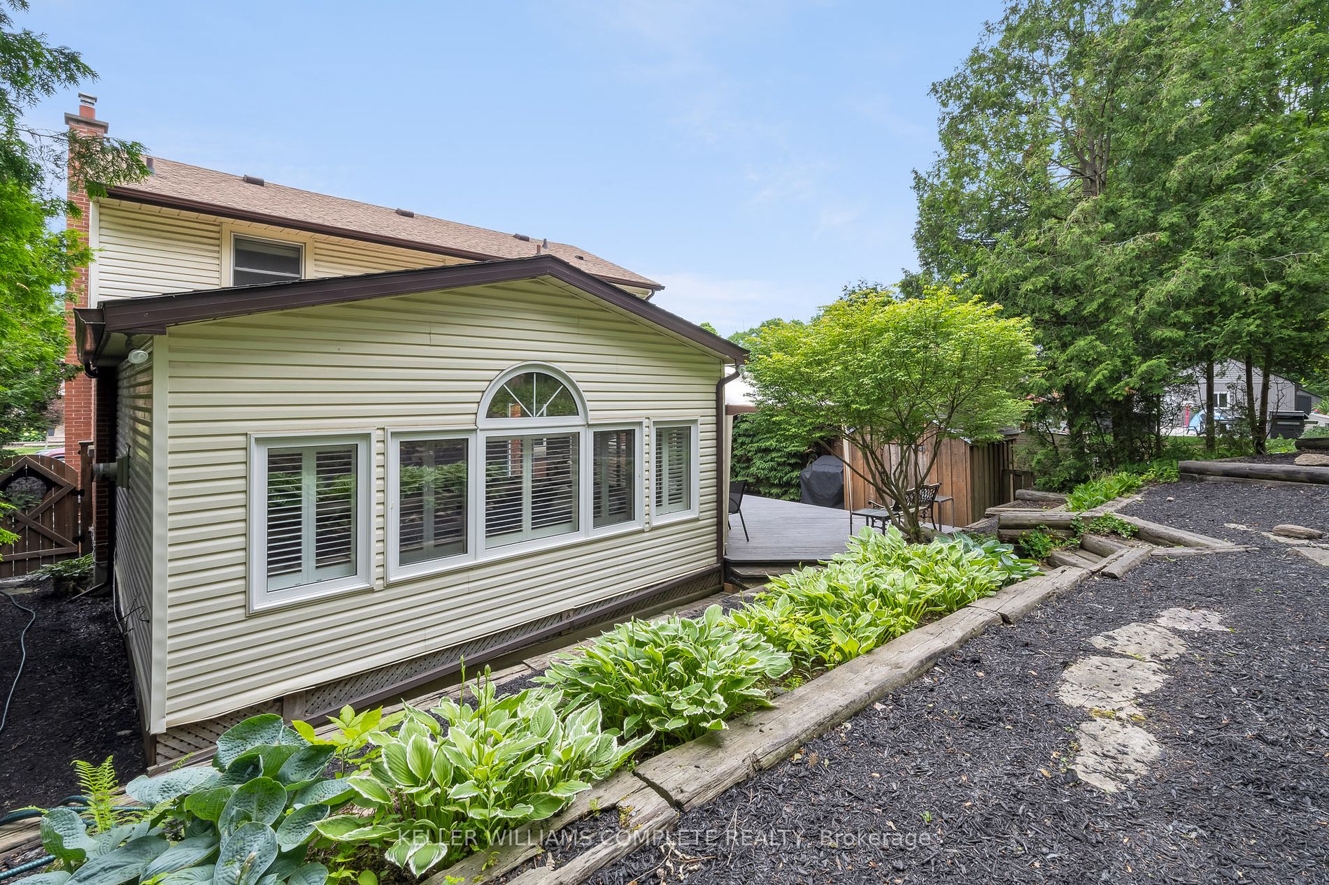 46 Kemp Dr