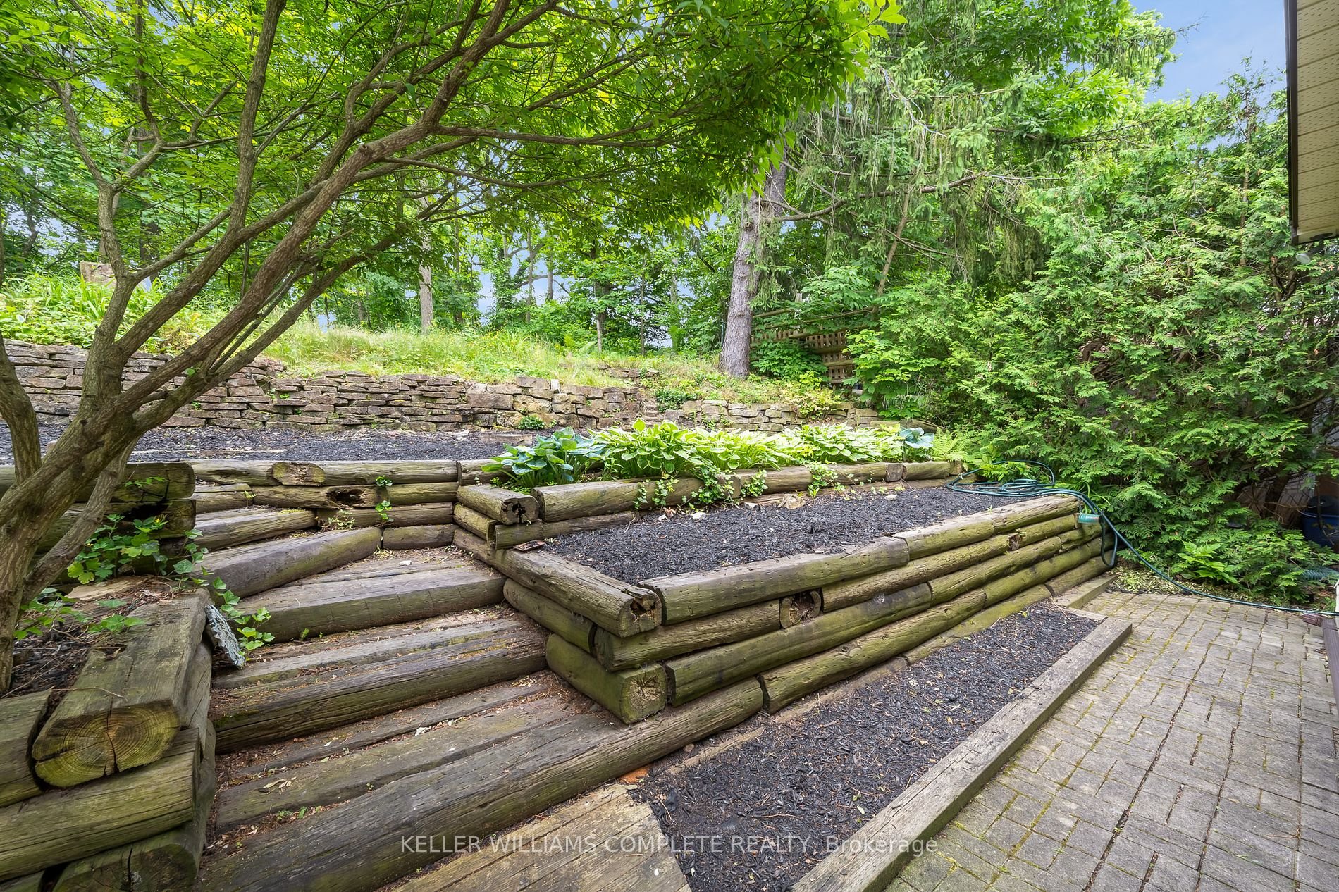 46 Kemp Dr