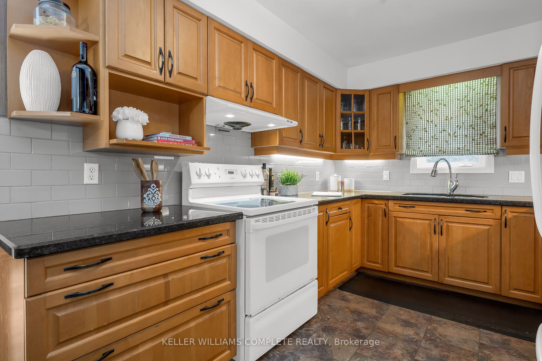 46 Kemp Dr