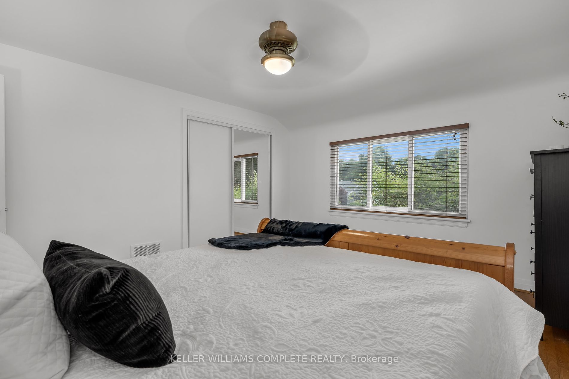 46 Kemp Dr