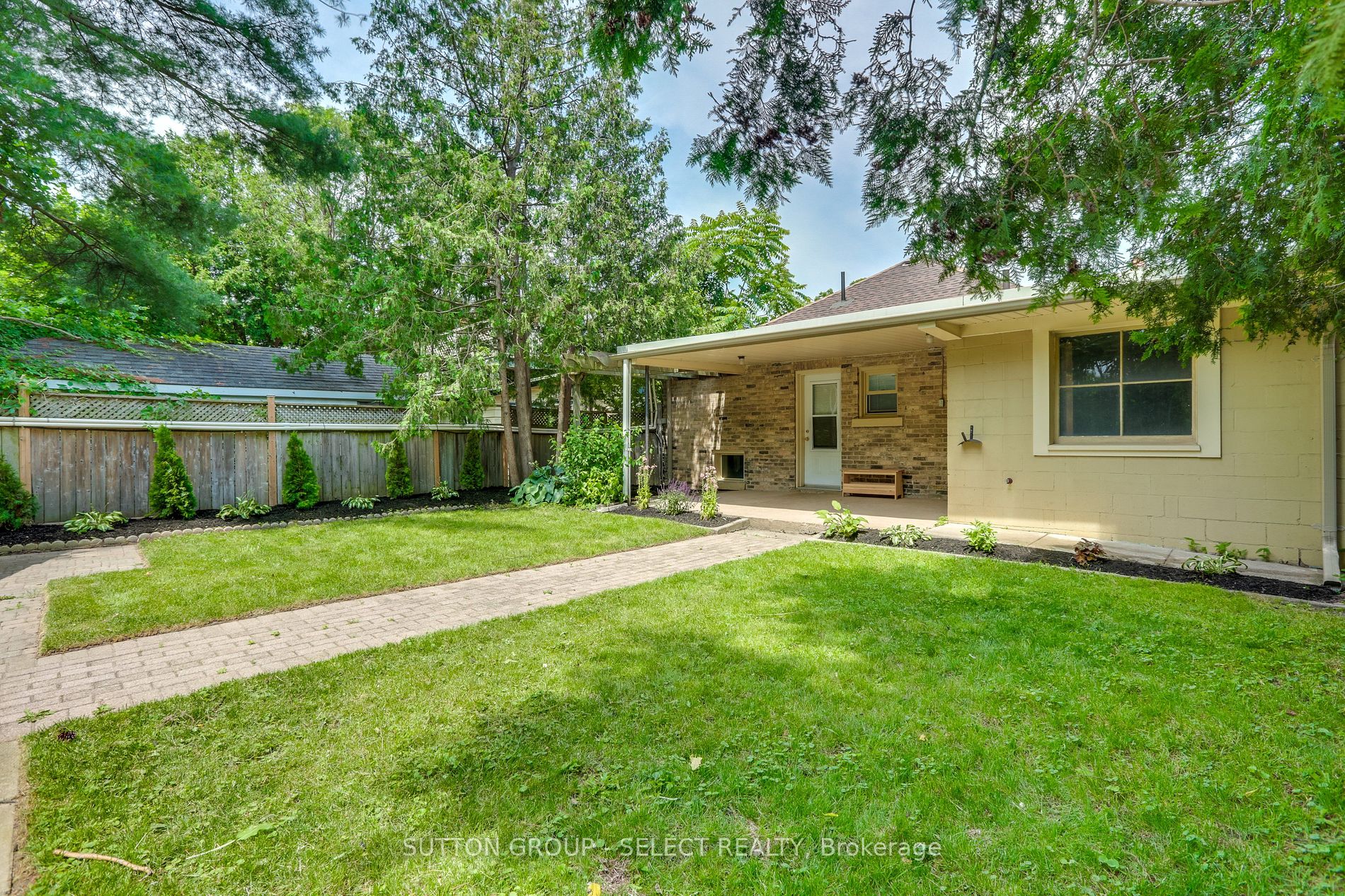 581 Central Avenue