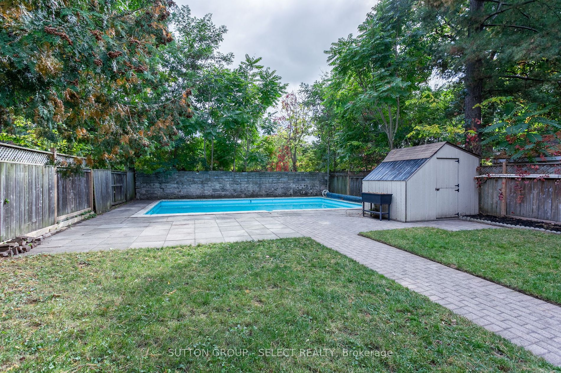 581 Central Avenue