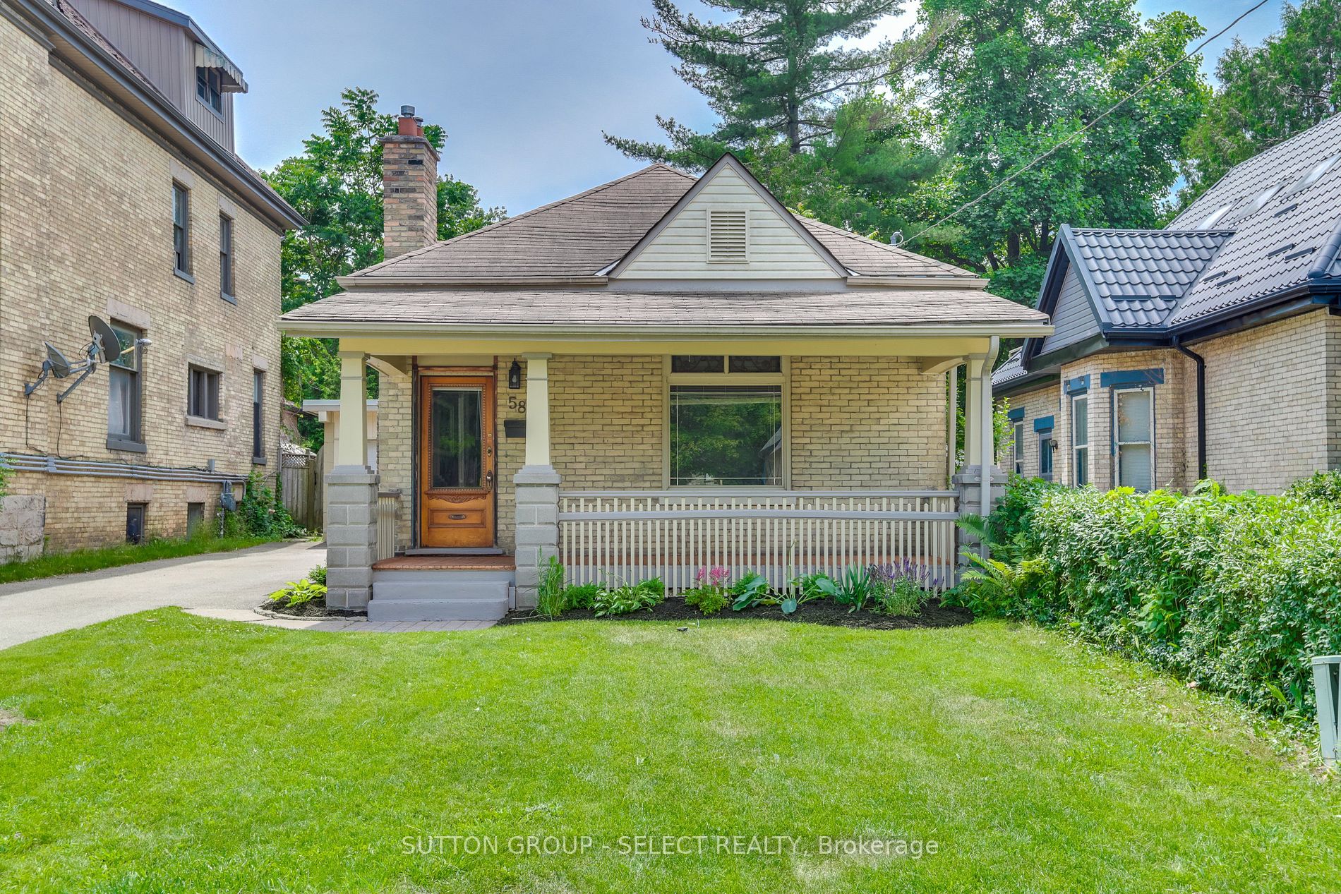 581 Central Avenue