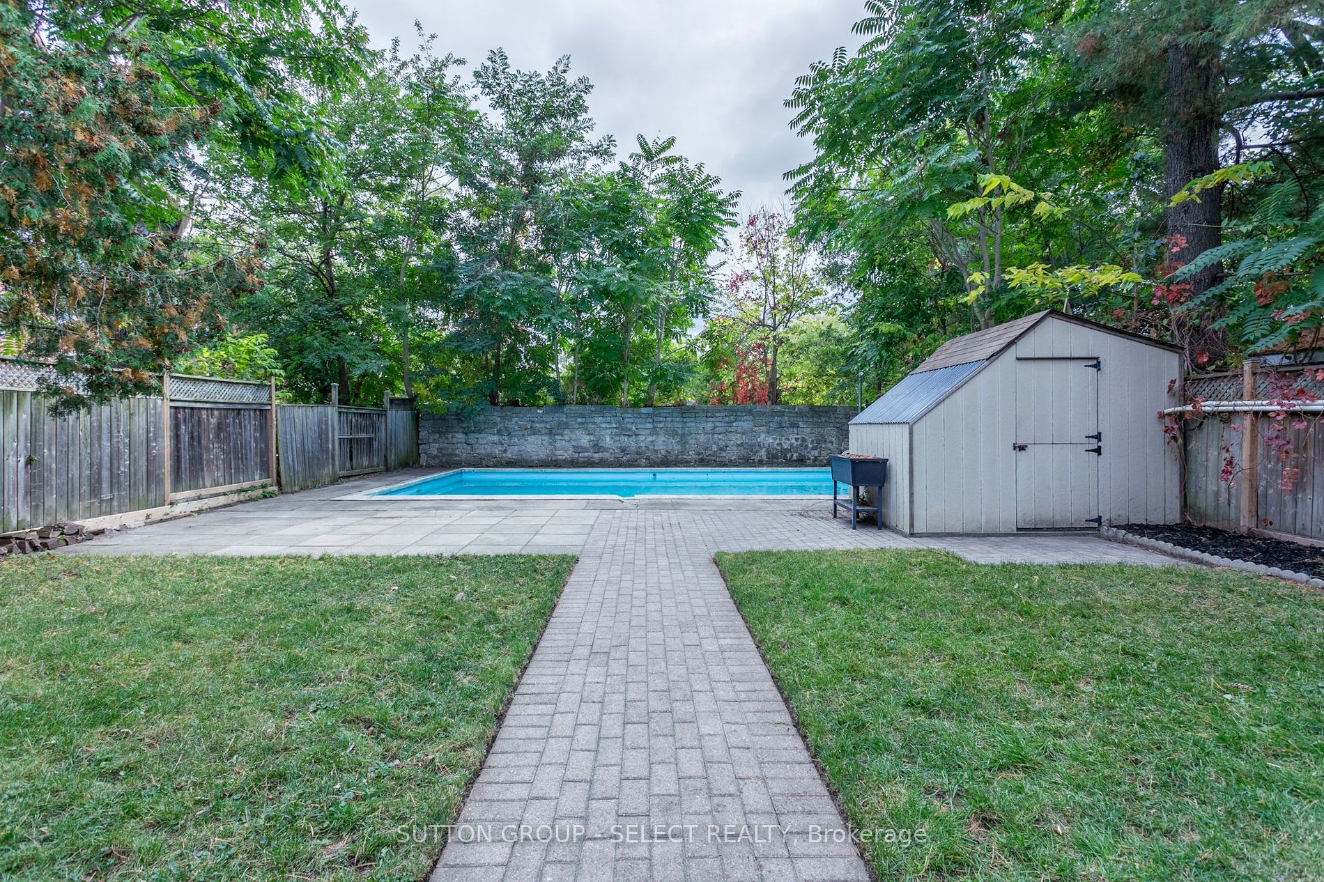 581 Central Avenue