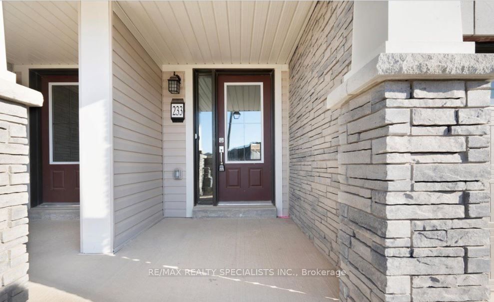 233 Gillespie Dr