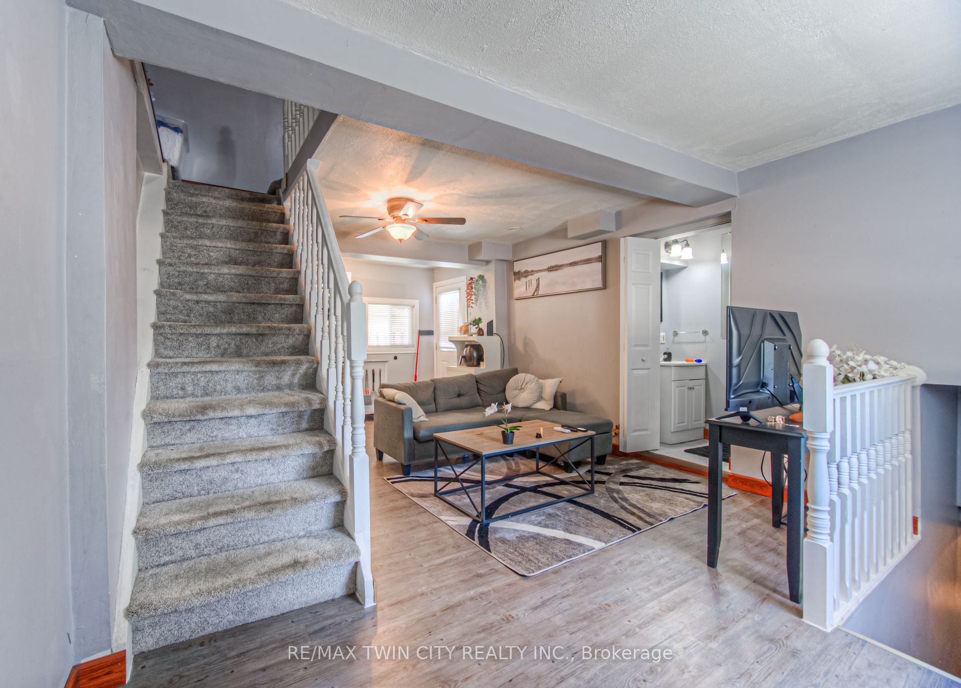 107 Murray St