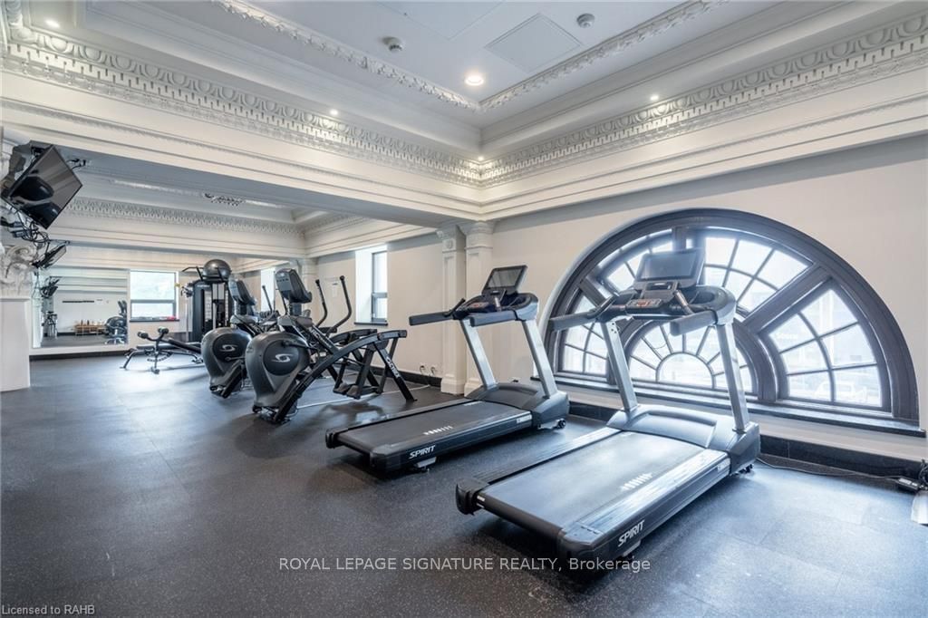 112 King St E, #608